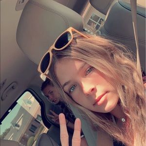 Meet your Posher, Ashley